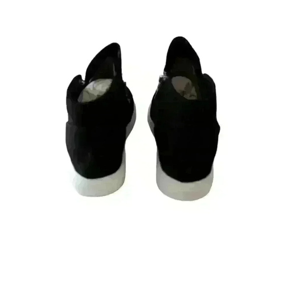 CUSHIONAIRE Women's Hart Hidden Wedge Sneaker Size 7M - Picture 8 of 9